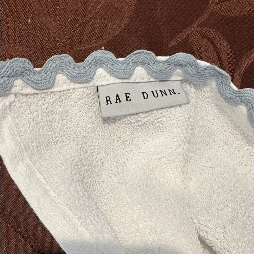 π²Rae Dunn 'Home Sweet Home' Towels - White and Green - Picture 6 of 6